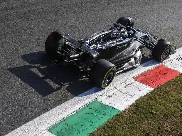 George Russell im Mercedes W14 im Formel-1-Rennen in Monza 2023 Titel-Bild zur News: George Russell im Mercedes W14 im Formel-1-Rennen in Monza 2023