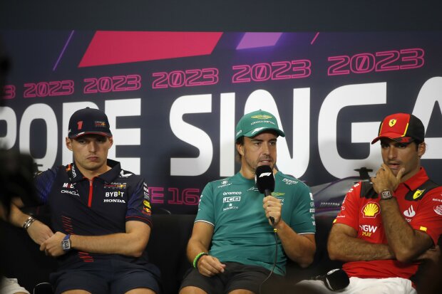 Max Verstappen Fernando Alonso Carlos Sainz Ferrari Ferrari F1Red Bull Red Bull F1Aston Martin Aston Martin F1 ~Max Verstappen (Red Bull), Fernando Alonso (Aston Martin) und Carlos Sainz (Ferrari) ~ 