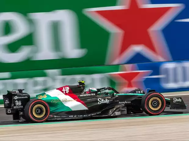 Titel-Bild zur News: Sauber fordert: Guanyu Zhou muss sich 2024 verbessern