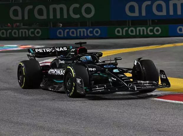 George Russell (Mercedes W14) beim Formel-1-Training in Singapur 2023 Titel-Bild zur News: George Russell (Mercedes W14) beim Formel-1-Training in Singapur 2023