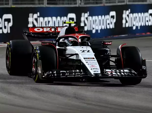 Yuki Tsunoda beim Formel-1-Rennen in Singapur 2023 Titel-Bild zur News: Yuki Tsunoda beim Formel-1-Rennen in Singapur 2023