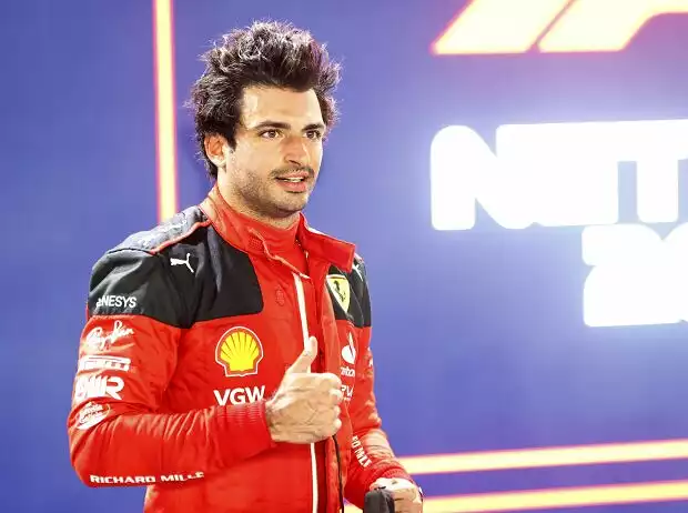 Titel-Bild zur News: Carlos Sainz (Ferrari) nach dem Qualifying zum Formel-1-Rennen in Singapur 2023