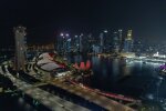 Die Skyline von Singapur bei Nacht