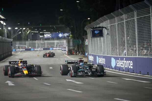 George Russell Max Verstappen Red Bull Red Bull F1 ~George Russell (Mercedes) und Max Verstappen (Red Bull) ~ 