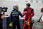 Lewis Hamilton (Mercedes) und Carlos Sainz (Ferrari) 