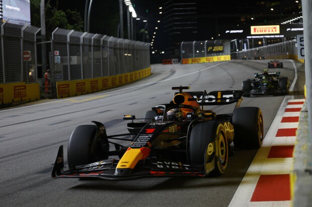 Max Verstappen Lewis Hamilton Red Bull Red Bull F1Mercedes Mercedes F1 ~Max Verstappen (Red Bull) und Lewis Hamilton (Mercedes) ~ Max Verstappen Lewis Hamilton Red Bull Red Bull F1Mercedes Mercedes F1 ~Max Verstappen (Red Bull) und Lewis Hamilton (Mercedes) ~