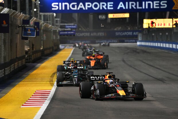 Max Verstappen George Russell Sergio Perez Red Bull Red Bull F1 ~Max Verstappen (Red Bull), George Russell (Mercedes) und Sergio Perez (Red Bull) ~ 