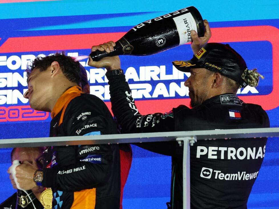 Lando Norris und Lewis Hamilton auf dem Formel-1-Podium in Singapur