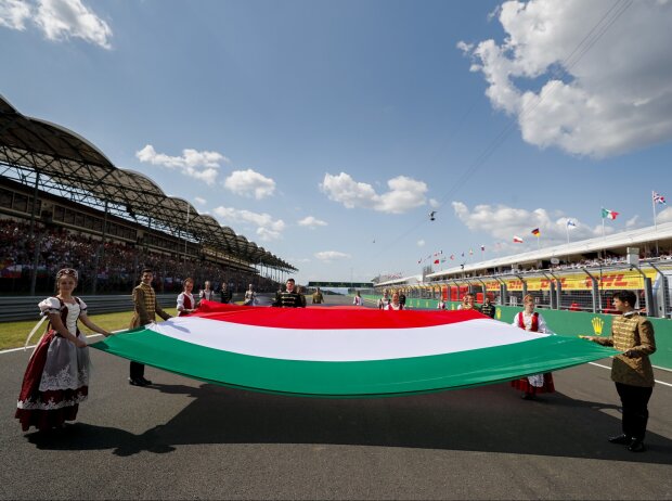 Titel-Bild zur News: Ungarn Flagge