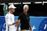 Mick Schumacher (Mercedes) mit Damon Hill