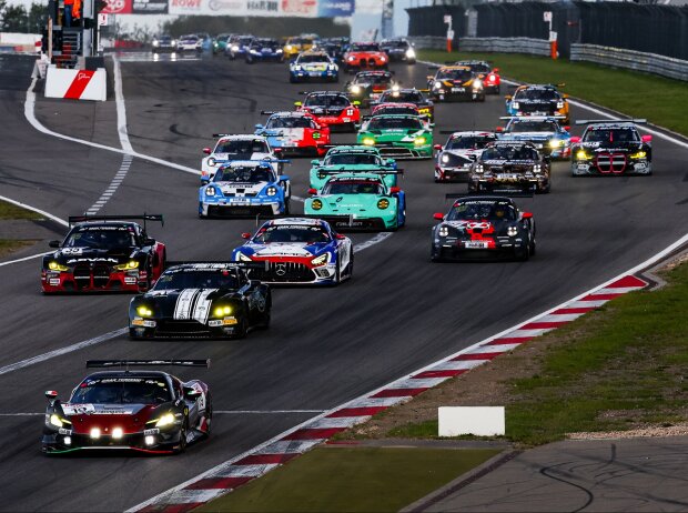 Titel-Bild zur News: Der AvD arbeitet weiter an seiner eigenen Nürburgring-Serie - derzeit in Konkurrenz zur NLS