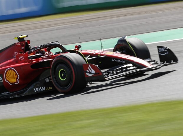 Titel-Bild zur News: Carlos Sainz im Ferrari SF-23 beim Formel-1-Training in Suzuka