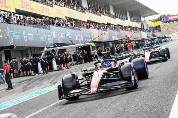 Guanyu Zhou Valtteri Bottas ~Guanyu Zhou (Alfa Romeo) und Valtteri Bottas (Alfa Romeo) ~ Guanyu Zhou Valtteri Bottas ~Guanyu Zhou (Alfa Romeo) und Valtteri Bottas (Alfa Romeo) ~