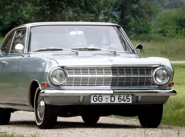 Opel Rekord A (1963-1965) Opel Rekord A (1963-1965)