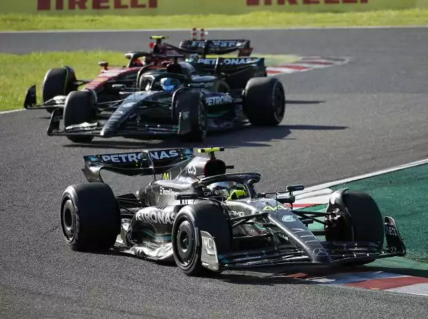 Carlos Sainz ließ das DRS-Spiel von Mercedes nicht lange mit sich machen Titel-Bild zur News: Carlos Sainz ließ das DRS-Spiel von Mercedes nicht lange mit sich machen