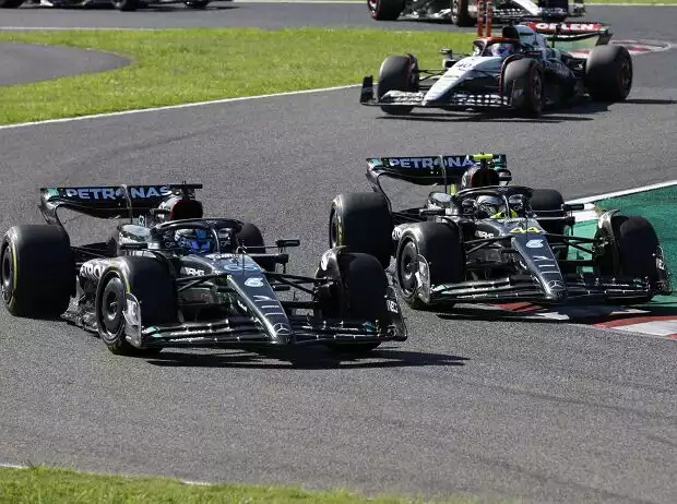 George Russell und Lewis Hamilton beim Formel-1-Rennen in Japan 2023 Titel-Bild zur News: George Russell und Lewis Hamilton beim Formel-1-Rennen in Japan 2023