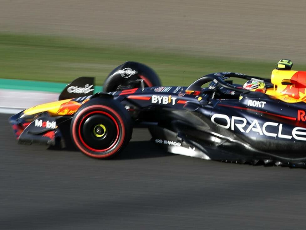 Sergio Perez im Red Bull RB19 beim Formel-1-Rennen in Suzuka 2023