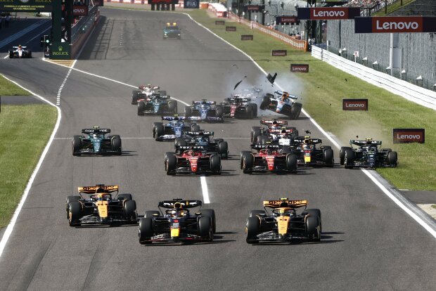 Alexander Albon Valtteri Bottas Sergio Perez Lewis Hamilton Max Verstappen Williams Williams F1Red Bull Red Bull F1Mercedes Mercedes F1 ~Alexander Albon (Williams), Valtteri Bottas (Alfa Romeo), Sergio Perez (Red Bull), Lewis Hamilton (Mercedes) und Max Verstappen (Red Bull) ~ 