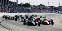 Start zum CART-Rennen in Milwaukee 2002: Paul Tracy führt vor Scott Dixon