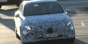 Mercedes CLA: Neue Version mit "Sternenlicht" schon als Erlkönig