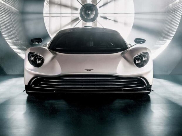 Titel-Bild zur News: Aston Martin Valhalla (2024)