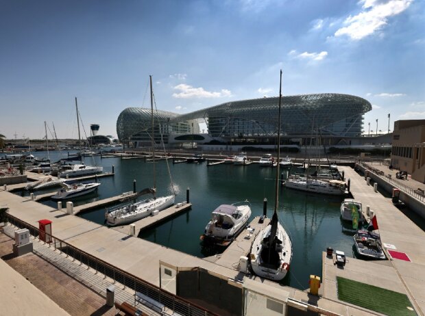 Titel-Bild zur News: Der Yas Marina Circuit von Abu Dhabi ist Schauplatz des Formel-1-Finales 2023