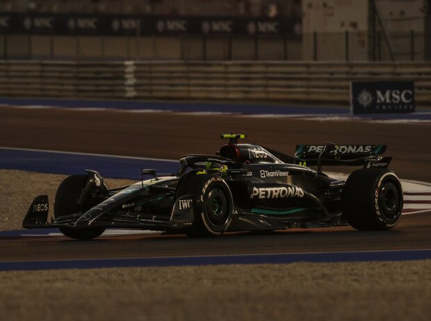 Titel-Bild zur News: Lewis Hamilton (Mercedes W14) im Training zum Formel-1-Rennen in Katar 2023