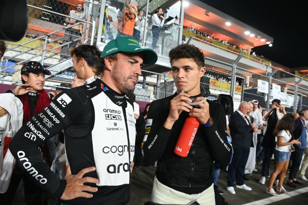 Fernando Alonso Lando Norris Aston Martin Aston Martin F1McLaren McLaren F1 ~Fernando Alonso (Aston Martin) und Lando Norris (McLaren) ~ Fernando Alonso Lando Norris Aston Martin Aston Martin F1McLaren McLaren F1 ~Fernando Alonso (Aston Martin) und Lando Norris (McLaren) ~