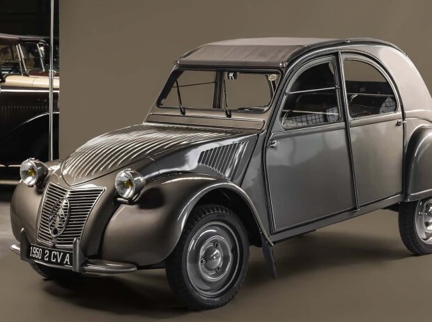 Citroën 2CV (1949) Citroën 2CV (1949)