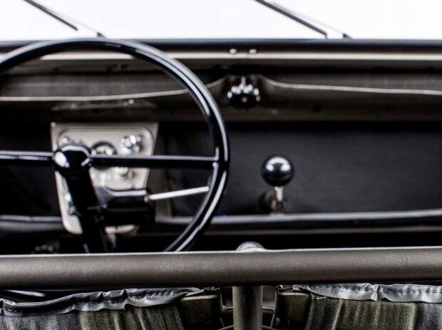 Cockpit eines frühen 2CV Cockpit eines frühen 2CV