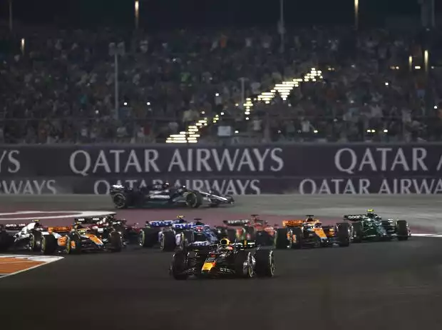 Max Verstappen, Oscar Piastri, Esteban Ocon, Fernando Alonso, Lando Norris, Lewis Hamilton, George Russell Titel-Bild zur News: Max Verstappen, Oscar Piastri, Esteban Ocon, Fernando Alonso, Lando Norris, Lewis Hamilton, George Russell