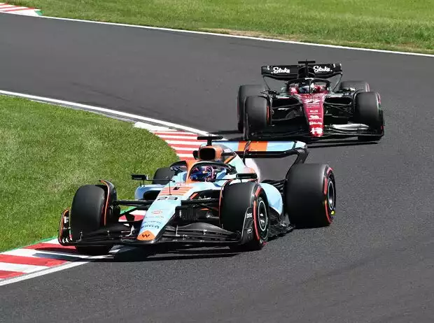 Alexander Albon (Williams) vor Valtteri Bottas (Alfa Romeo) beim Formel-1-Rennen in Japan 2023 Titel-Bild zur News: Alexander Albon (Williams) vor Valtteri Bottas (Alfa Romeo) beim Formel-1-Rennen in Japan 2023