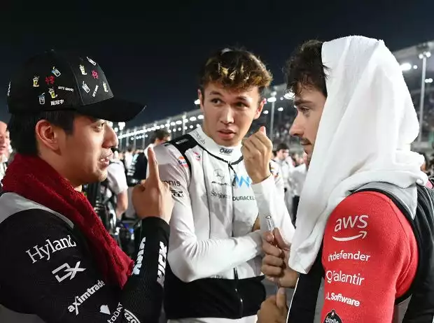 Guanyu Zhou, Charles Leclerc Titel-Bild zur News: Guanyu Zhou, Charles Leclerc
