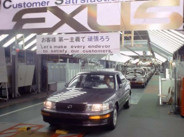 Lexus LS 400 (1989-2000) Lexus LS 400 (1989-2000)