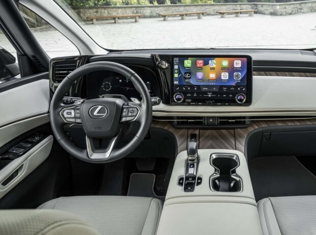 Lexus LM Lexus LM