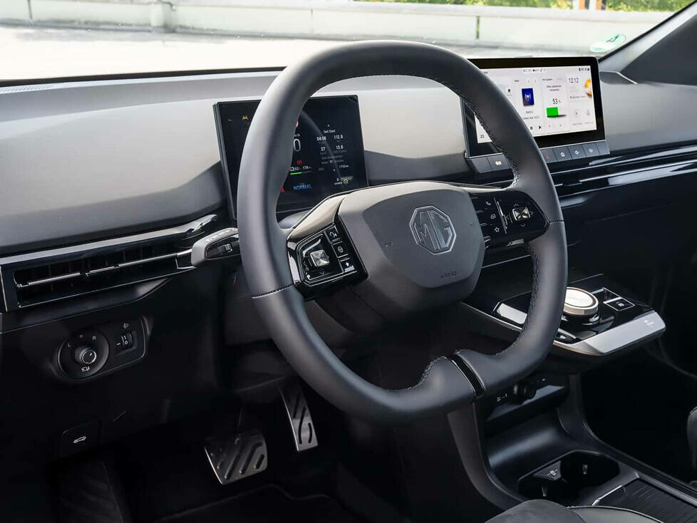 Cockpit des MG4 XPower (2023)