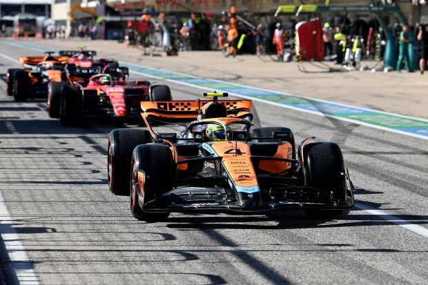 Lando Norris Charles Leclerc Oscar Piastri Ferrari F1 McLaren McLaren F1 ~ Lando Norris (McLaren), Charles Leclerc (Ferrari) i Oscar Piastri (McLaren) ~ 