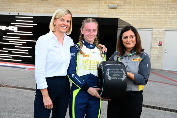 Susie Wolff Carlin Rodin Carlin F3Aspar Aspar MotoE ~Susie Wolff ~ Susie Wolff Carlin Rodin Carlin F3Aspar Aspar MotoE ~Susie Wolff ~