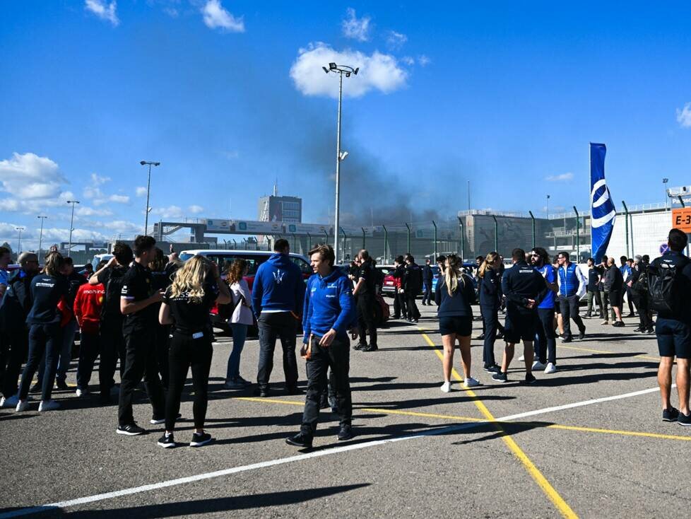 Feuer bei den Formel-E-Testfahrten 2023/24 in Valencia