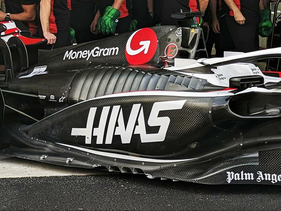 Haas VF-23 vor dem Formel-1-Rennen in Mexiko 2023