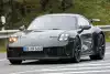 Bild zum Inhalt: Porsche 911 GTS Facelift (2024) zeigt sich fast ungetarnt