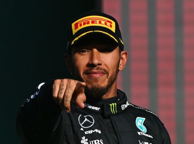 Titel-Bild zur News: Lewis Hamilton auf dem Formel-1-Podium in Mexiko 2023