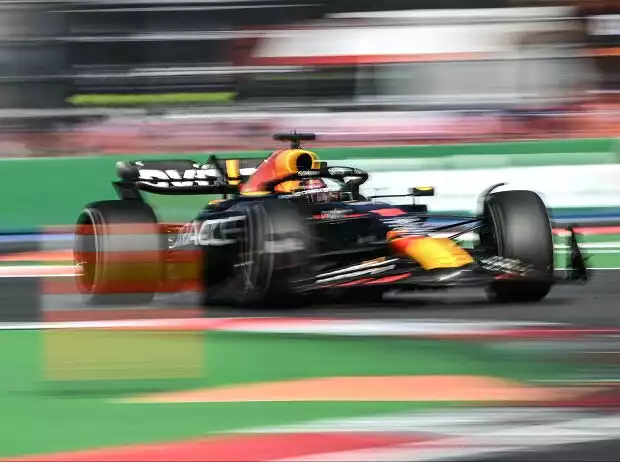 Max Verstappen (Red Bull RB19) beim Formel-1-Rennen in Mexiko 2023 Titel-Bild zur News: Max Verstappen (Red Bull RB19) beim Formel-1-Rennen in Mexiko 2023
