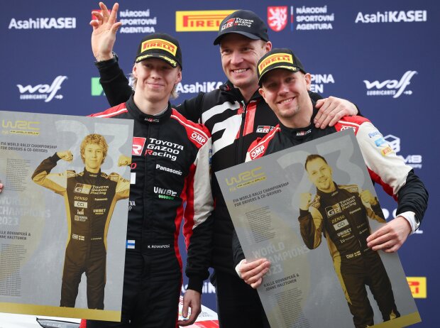 Rallye-Weltmeister 2023: Kalle Rovanperä, Jonne Halttunen, mit Jari-Matti Latvala Rallye-Weltmeister 2023: Kalle Rovanperä, Jonne Halttunen, mit Jari-Matti Latvala