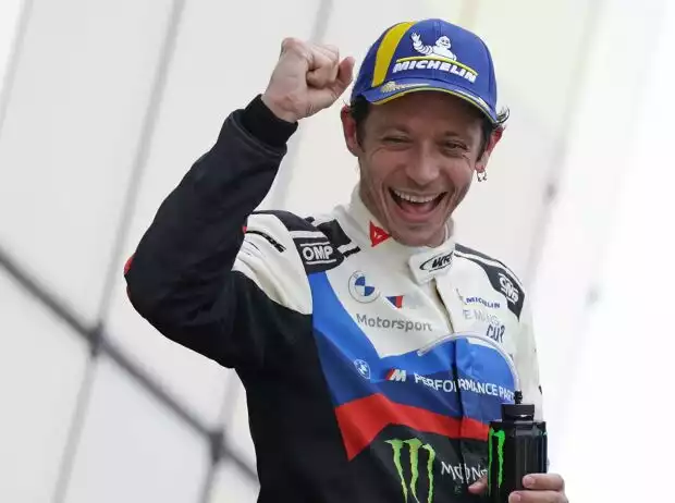 Titel-Bild zur News: Valentino Rossi, hier bei seinem Road-to-Le-Mans-Sieg 2023, steuert erstmals einen Le-Mans-Prototyp