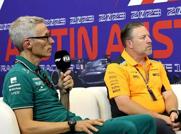 Aston-Martin-Teamchef Mike Krack mit McLaren-Boss Zak Brown Titel-Bild zur News: Aston-Martin-Teamchef Mike Krack mit McLaren-Boss Zak Brown
