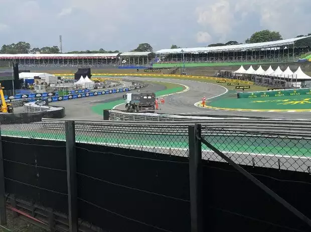 Reinigungsarbeiten auf der Formel-1-Rennstrecke in Brasilien Titel-Bild zur News: Reinigungsarbeiten auf der Formel-1-Rennstrecke in Brasilien