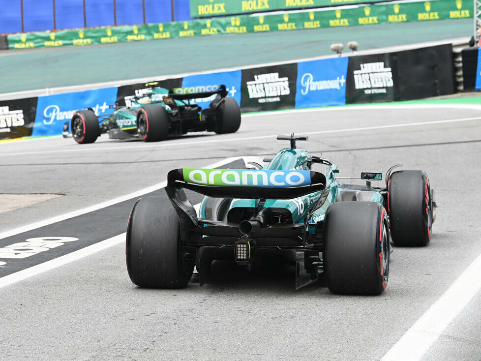 Fernando Alonso und Lance Stroll (Aston Martin AMR23) im Qualifying zum Formel-1-Rennen in Brasilien 2023
