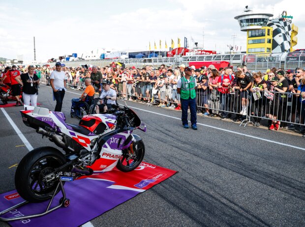 MotoGP-Fans beim GP Deutschland 2023 auf dem Sachsenring