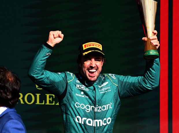 Fernando Alonso (Aston Martin) jubelt über Platz drei beim Formel-1-Rennen in Brasilien 2023